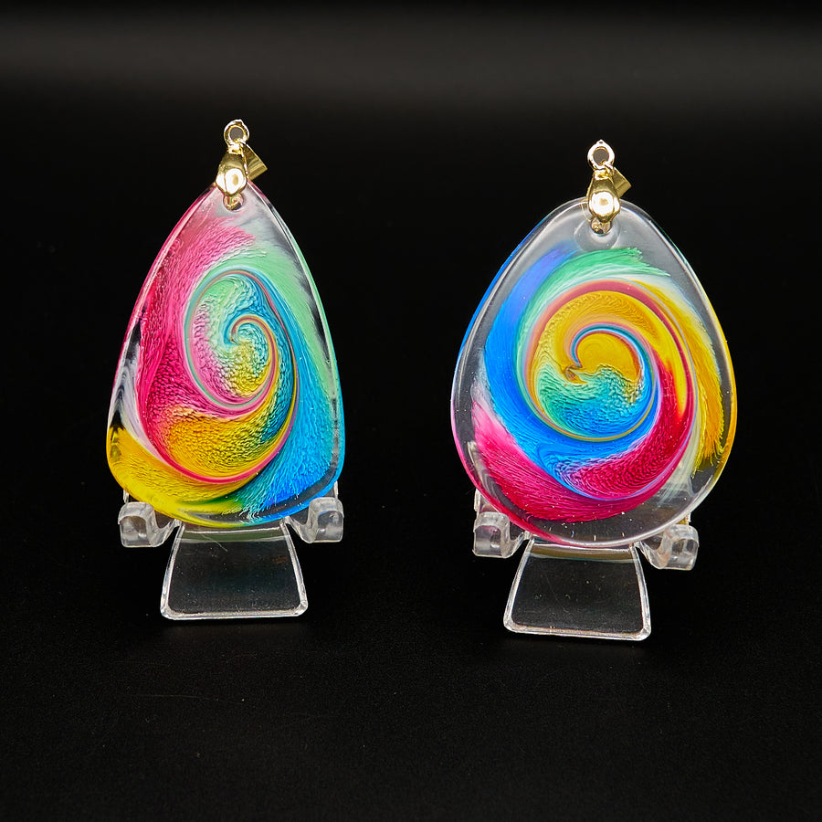 Twin-pendant "cosmic colours